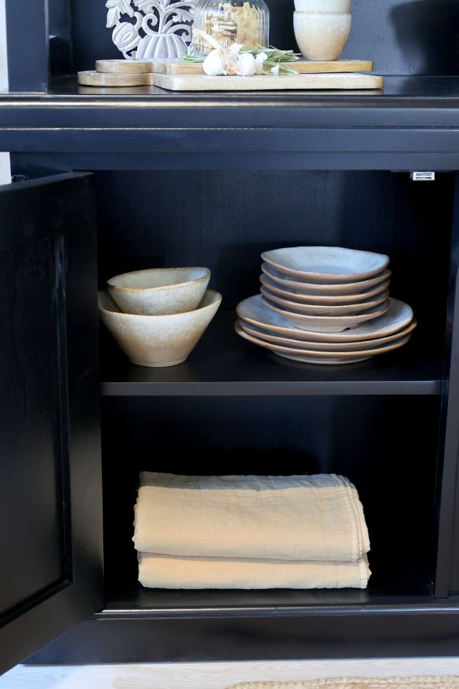 Marseille Reol med 4 hyller og 2 dører