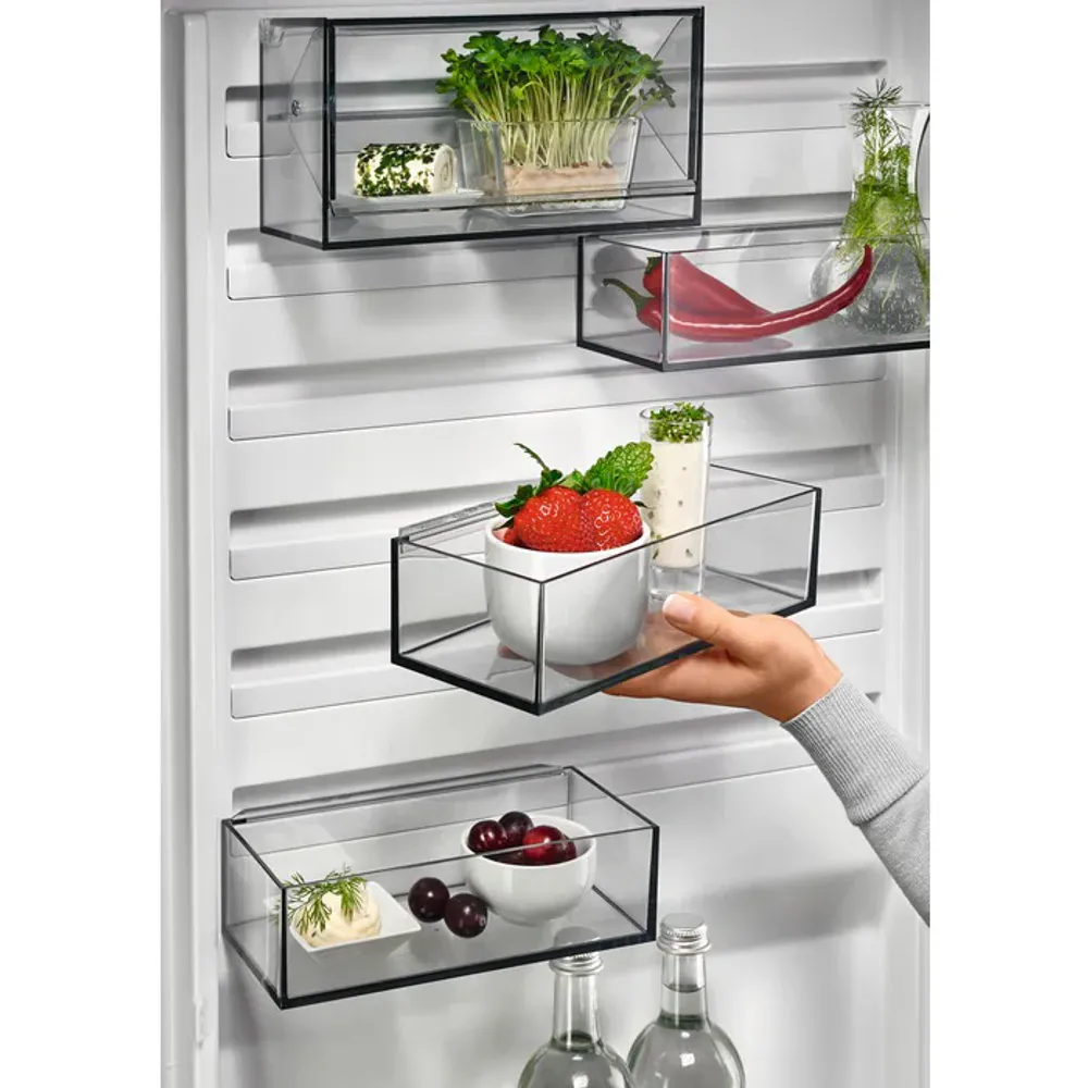 Aeg kombiskap stål med anti-fingerprint 186 cm RCB732D5MX